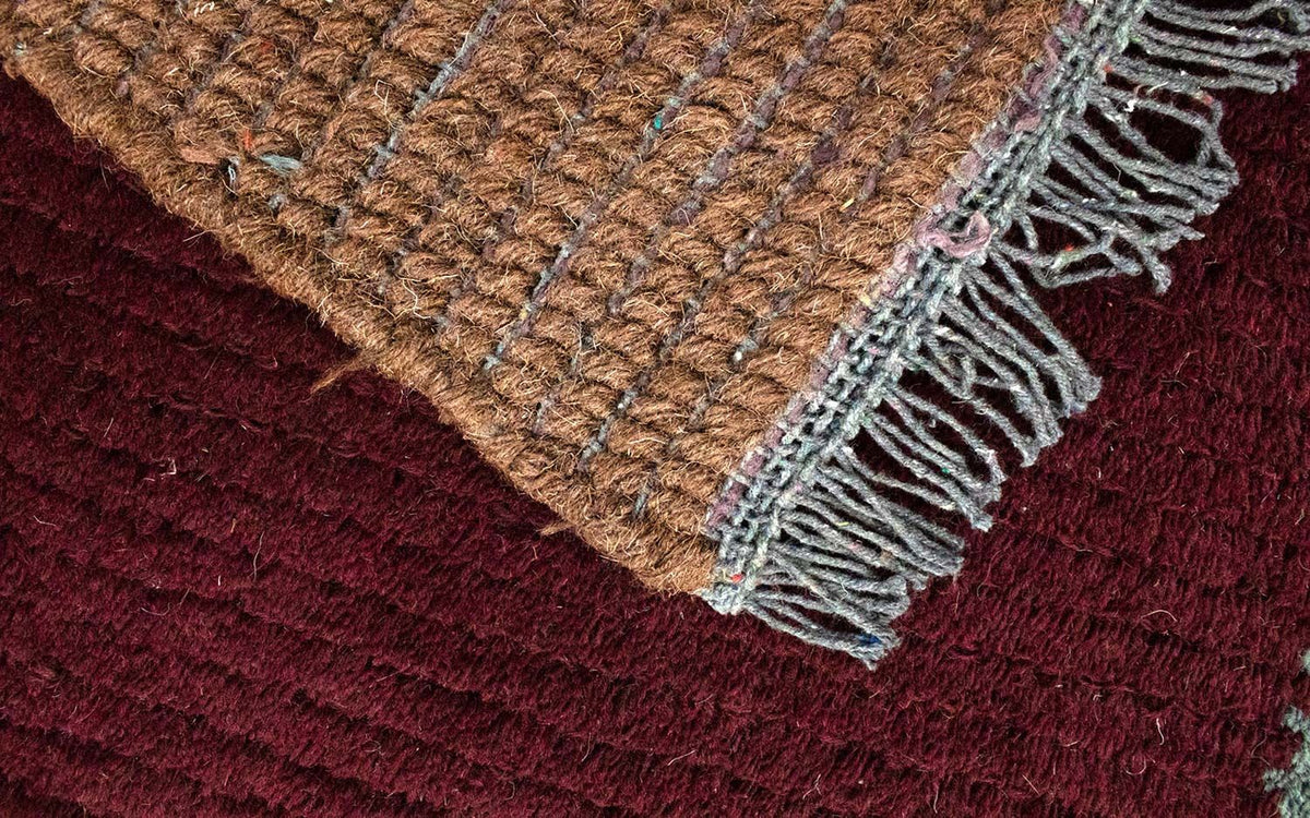 Nepal Teppich 70 x 140 cm - weinrot